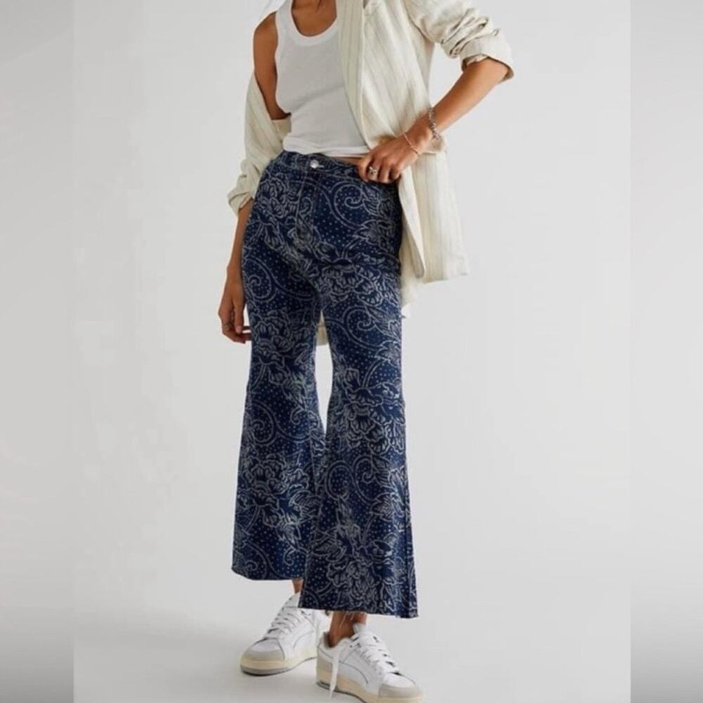 Free People We The Free Youthquake Printed Crop Flare Jeans Size 28